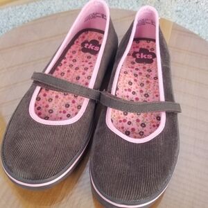 Girls Brown Corduroy Mary-Jane Shoe Slip On Older Girls Size 5